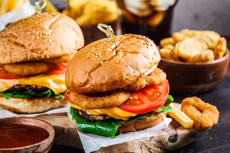 Mini burger (Chicken) Free+ keccup Nagest Meyvə salatı