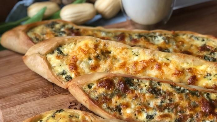 Pide qıymalı pendirli