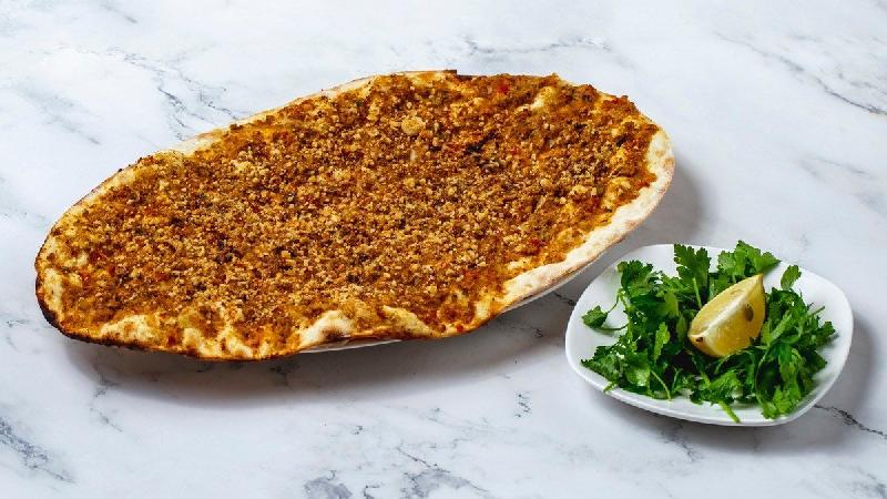 Lahmacun qozlu