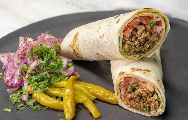 Ət Tantuni lavaşda