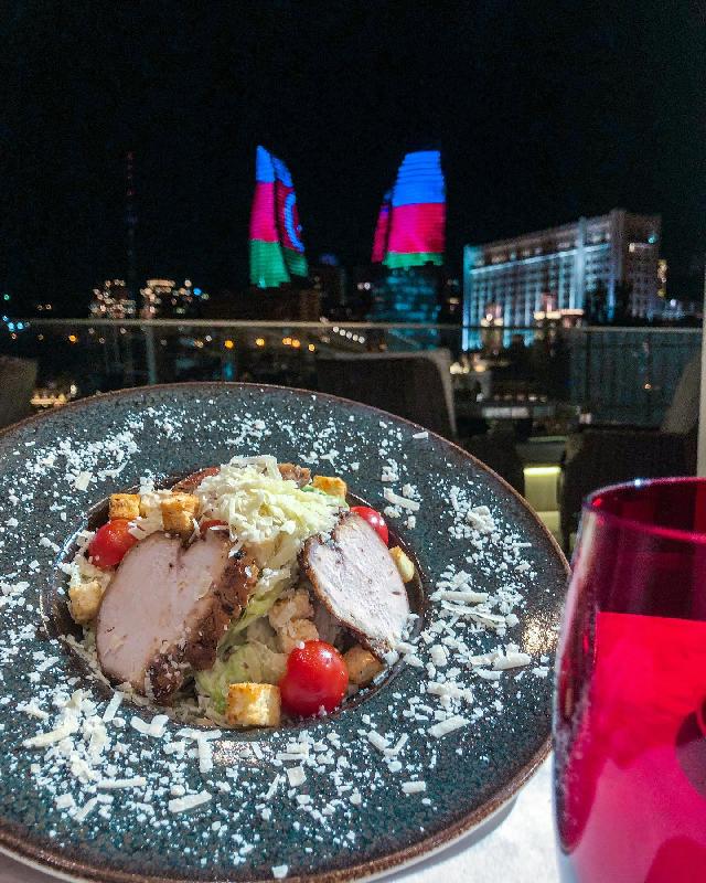 Caesar salad with chicken