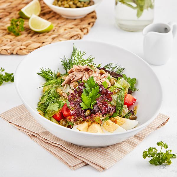 Tuna balığı salatı