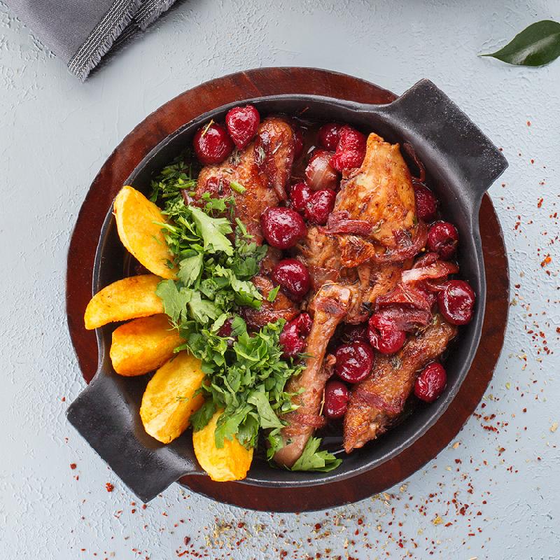 Toyuq vişnədə