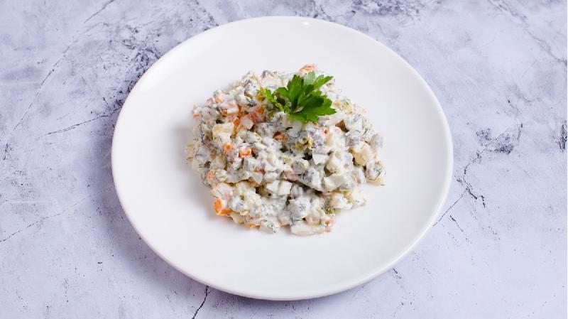 Stoliçni salatı 