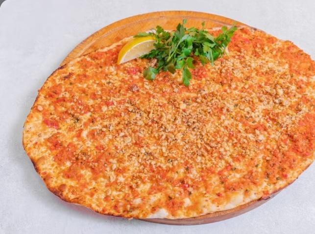 Qozlu ətli lahmacun