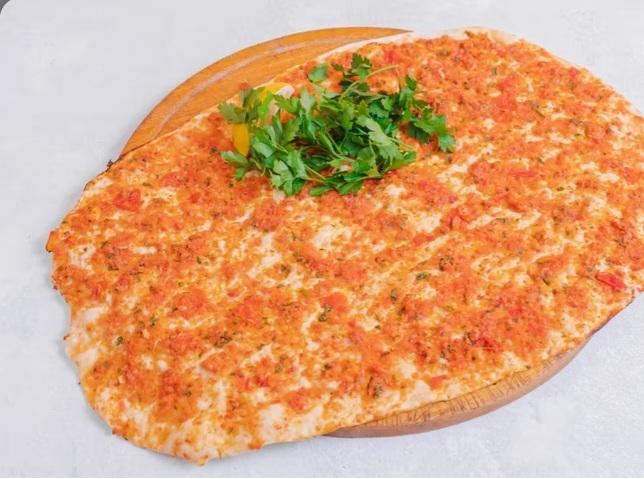 Sadə toyuq lahmacun 