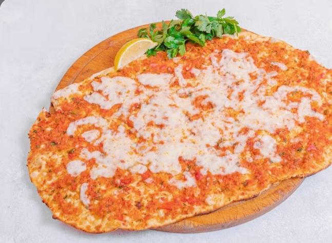 Pendirli toyuq lahmacun 
