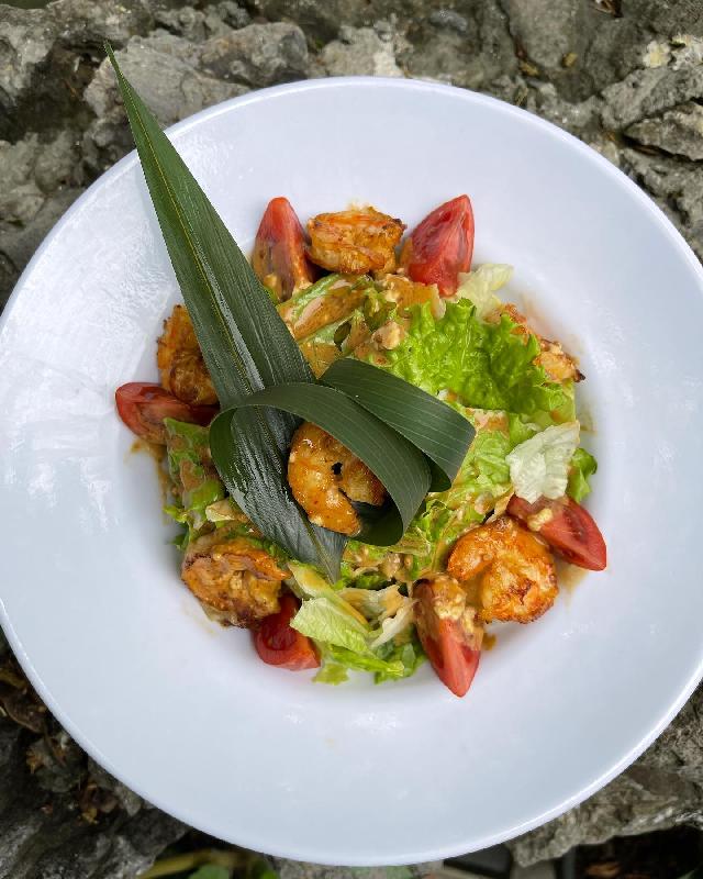 Fontan krevetka salatı