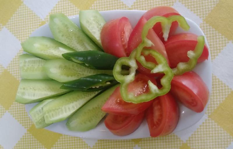Xiyar, pomidor doğrama    