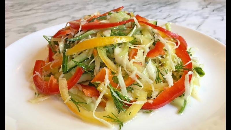 Toyuq salatı 