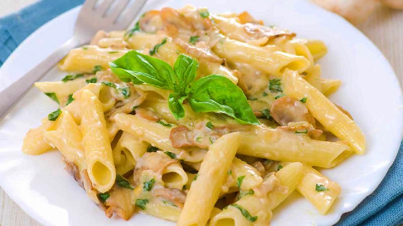 Toyuqlu pasta