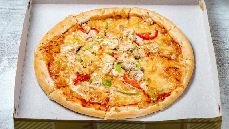 Toyuqlu pizza 