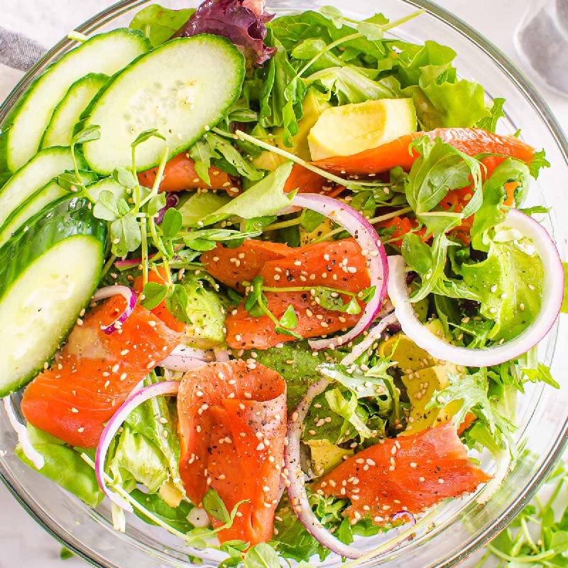 Smoke salmon salatı 