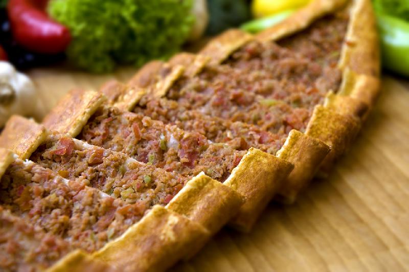 Qiyməli pide 