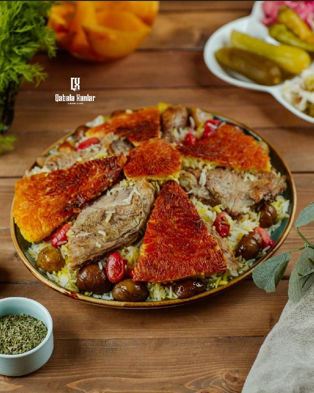 Qəbələ döşəmə plov