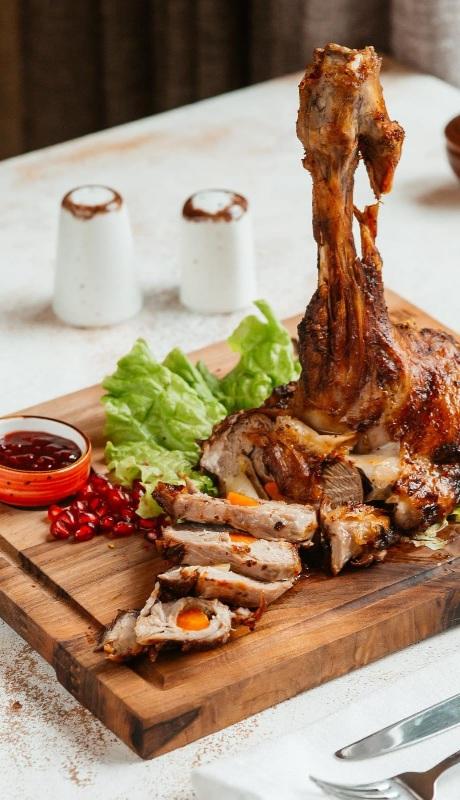 Təndirdə  quzu budu (Sifarişlə) 