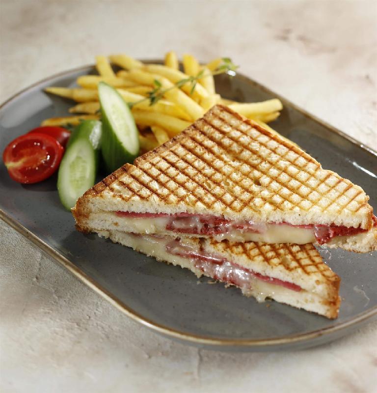 Sucuq tost