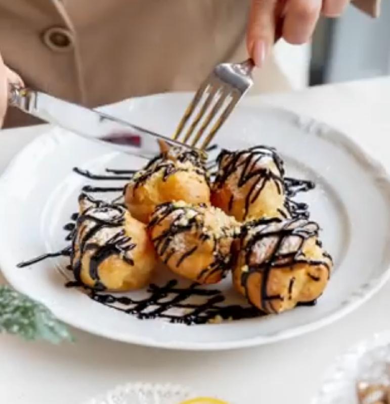 Profiterol Şokolad Sousu İlə 
