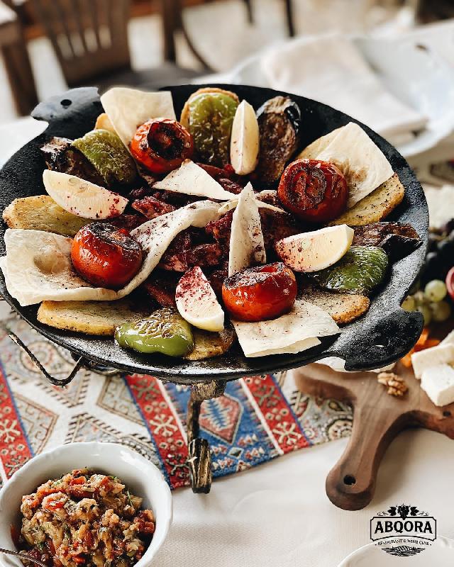 Nar Qovurmalı Nərə Balığı Sacı 