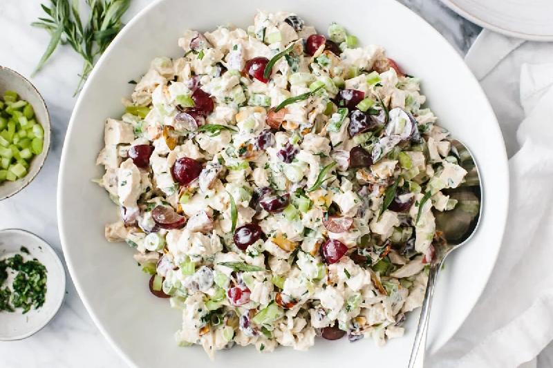 Toyuq Salatı
