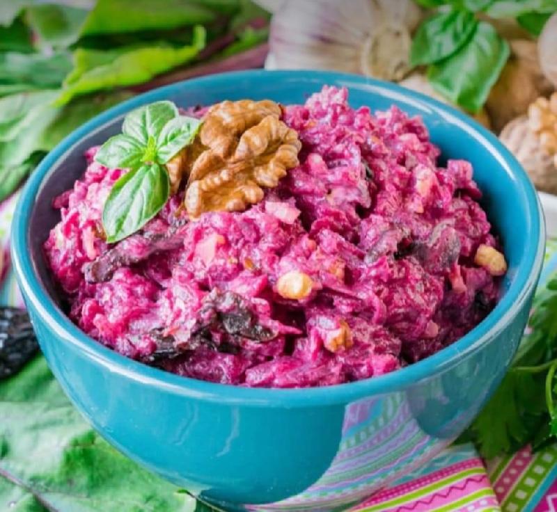 Çuğundur Salatı