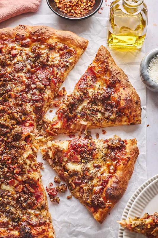 Ətli pizza