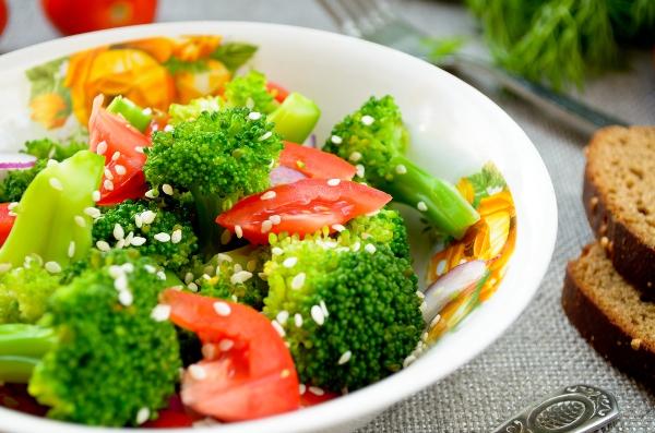 Brokoli salatı