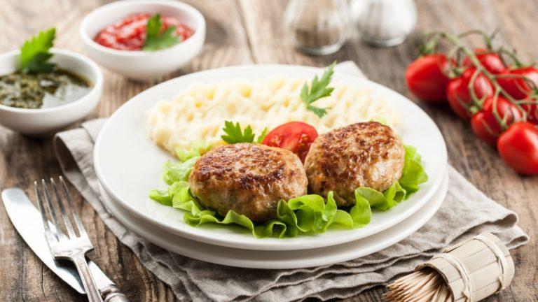 Kotlet qarnir ilə