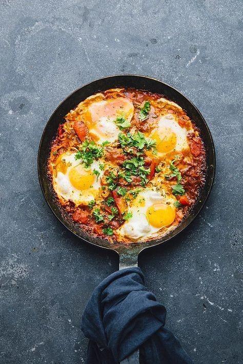 Omlet pomidor və soğan ilə