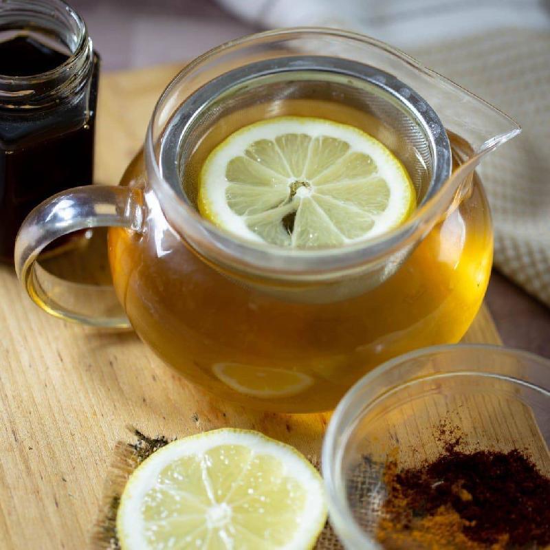 Yaşıl çay limonla