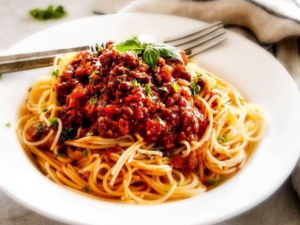 Spagetti bolonez