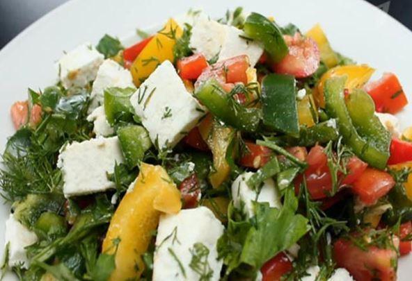 Tərəvəz salatı zeytun ilə 