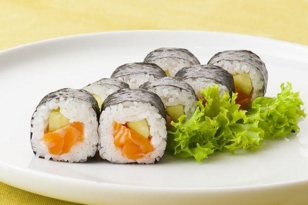 Sake-maki roll