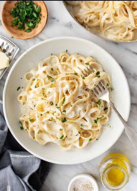 Fettuccine Alfredo