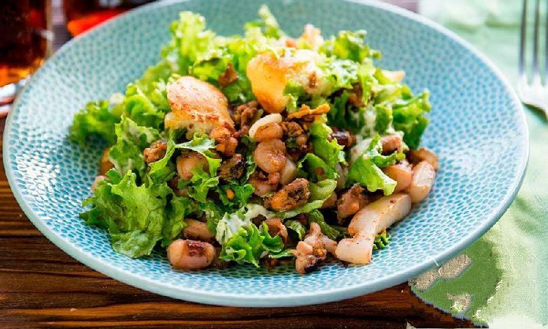 Салат с морепродуктами