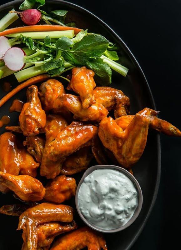 Barbekü toyuq qanadları