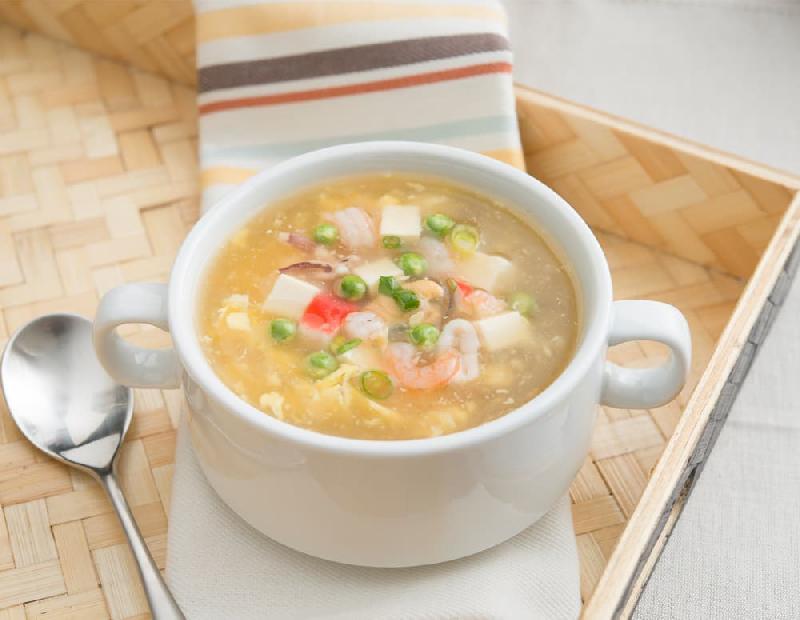Dəniz məhsulları ilə tofu şorbası