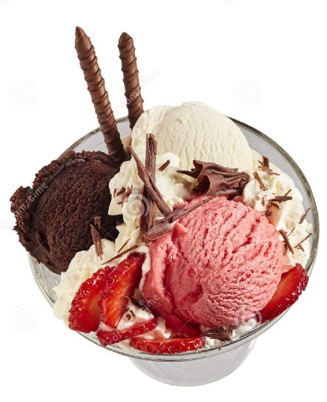 Selection of İce Cream (vanilla, chocolate, strawberry)