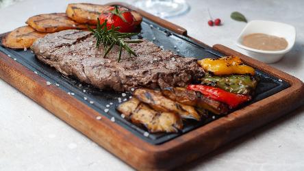 Çaxırlı sousda steyk