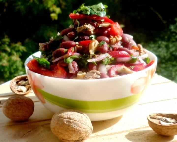 Gürcü salatı