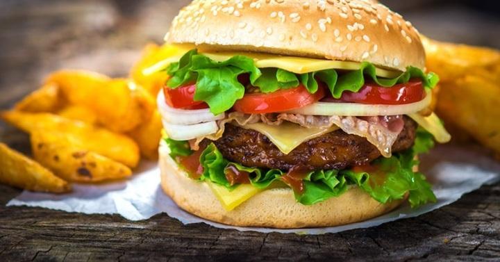 Smoke burger bekon ilə 