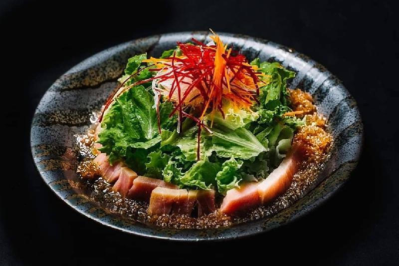 Tuna sashimi salad