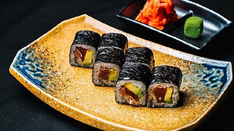 Ton balığı avokado