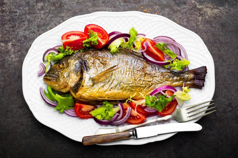 Dorado salatı