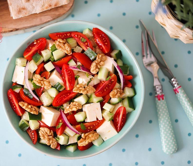 Pendir salatı