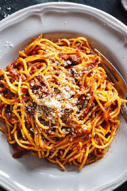 SPAGHETTI BOLOGNESE