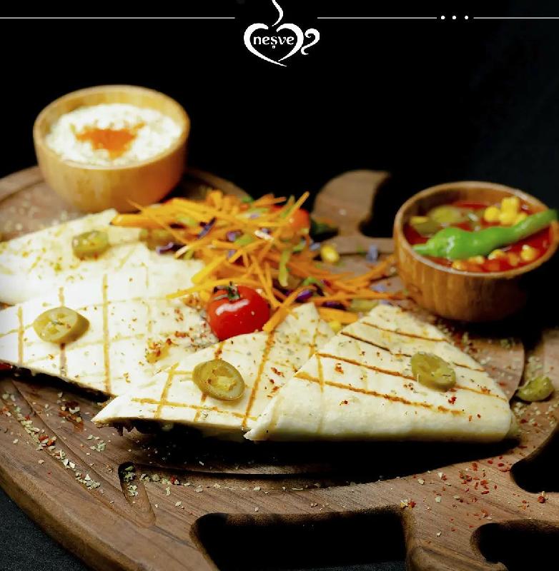 TOYUQ ƏTİ İLƏ QUESADILLA