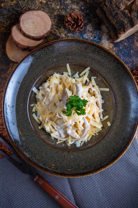 FETTUÇİNİ KARBONARA SUCUK İLƏ