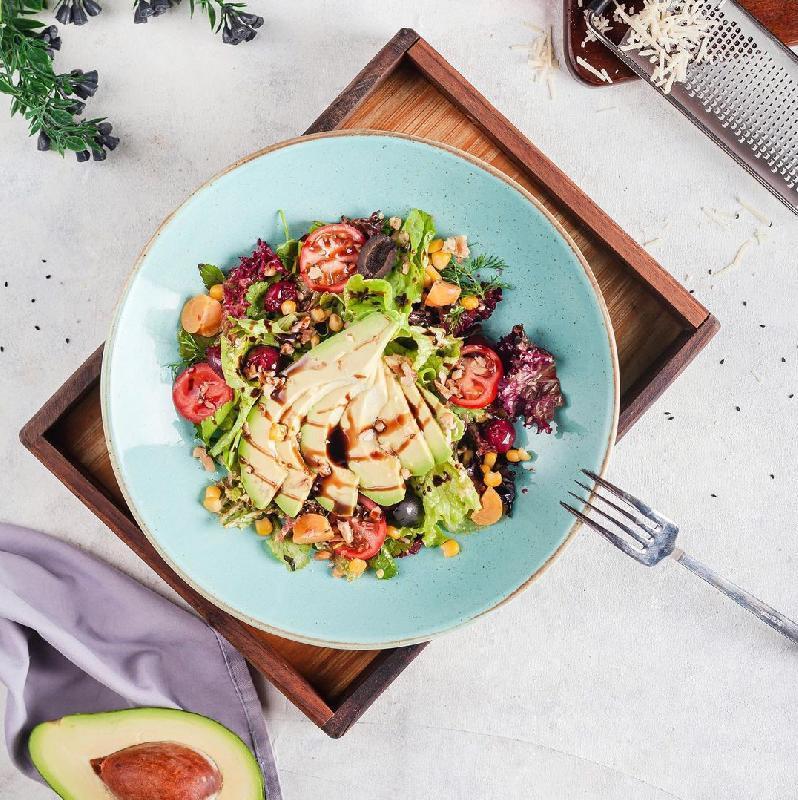 Meyvəli Avakado Salatı
