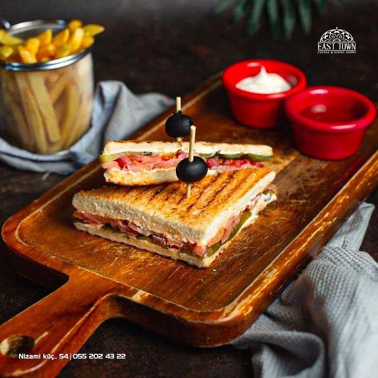 Sucuklu tost